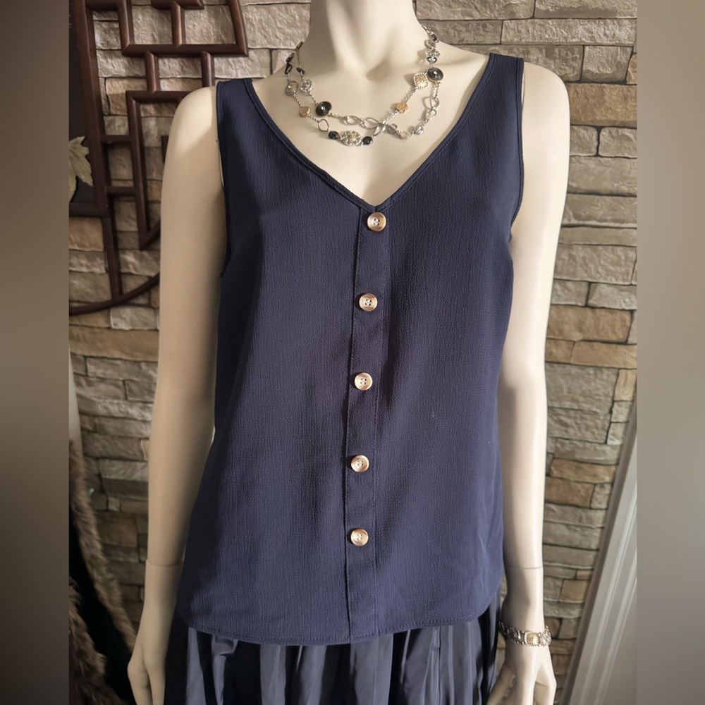 ⭐️2/30 | Vero Moda | Navy Blue V-Neck Sleeveless Top | Size Medium
